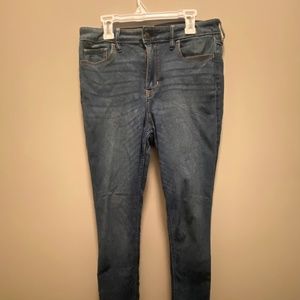 Hollister High-Rise Jeans